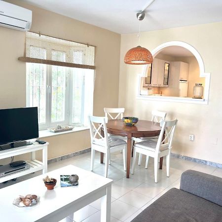 Fabulous Vacation In A 2 Bedroom Townhouse With 2 Terraces Overlooking The Sea, Suitable For 6 People 3 Swimming Pools Tennis And 200 Mts From The Sea El Faro Ngoại thất bức ảnh