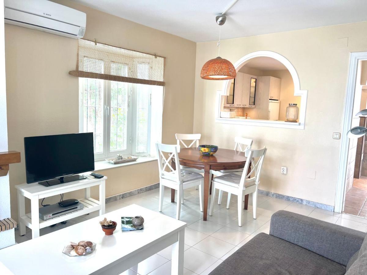 Fabulous Vacation In A 2 Bedroom Townhouse With 2 Terraces Overlooking The Sea, Suitable For 6 People 3 Swimming Pools Tennis And 200 Mts From The Sea El Faro Ngoại thất bức ảnh